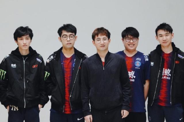 还是在防守 还是在防守